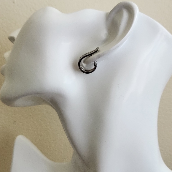 white gold earrings *new - Picture 6 of 7